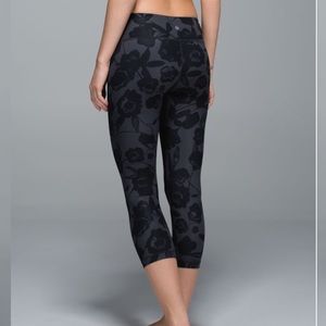 Lululemon Wunder Under crops II *Full on Luxtreme